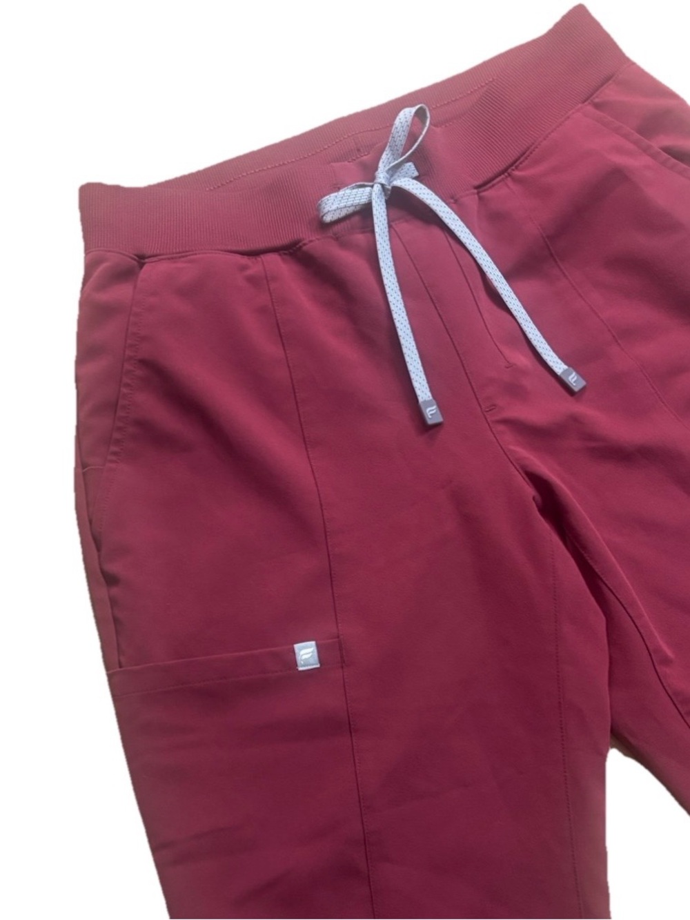 🔥Fabletics Burgundy Scrub Set Women M V-Neck Top |  Jogger Pants Wine M/S - Picture 6 of 9